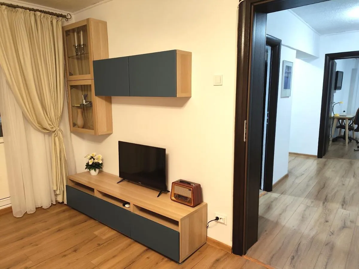 Platinum Apartment - Apartament Cu 3 Camere, 2 Dormitoare, 2 Bai, Bucatarie Complet Utilata, 2 Balcoane Bucureşti 0*,  România