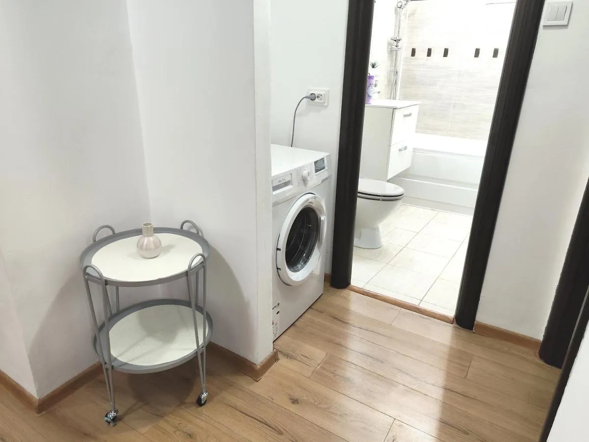 Platinum Apartment - Apartament Cu 3 Camere, 2 Dormitoare, 2 Bai, Bucatarie Complet Utilata, 2 Balcoane Bucureşti