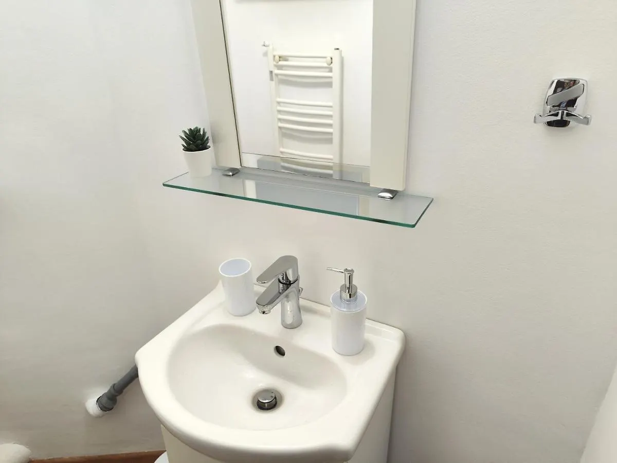 Platinum Apartment - Apartament Cu 3 Camere, 2 Dormitoare, 2 Bai, Bucatarie Complet Utilata, 2 Balcoane Bucureşti România