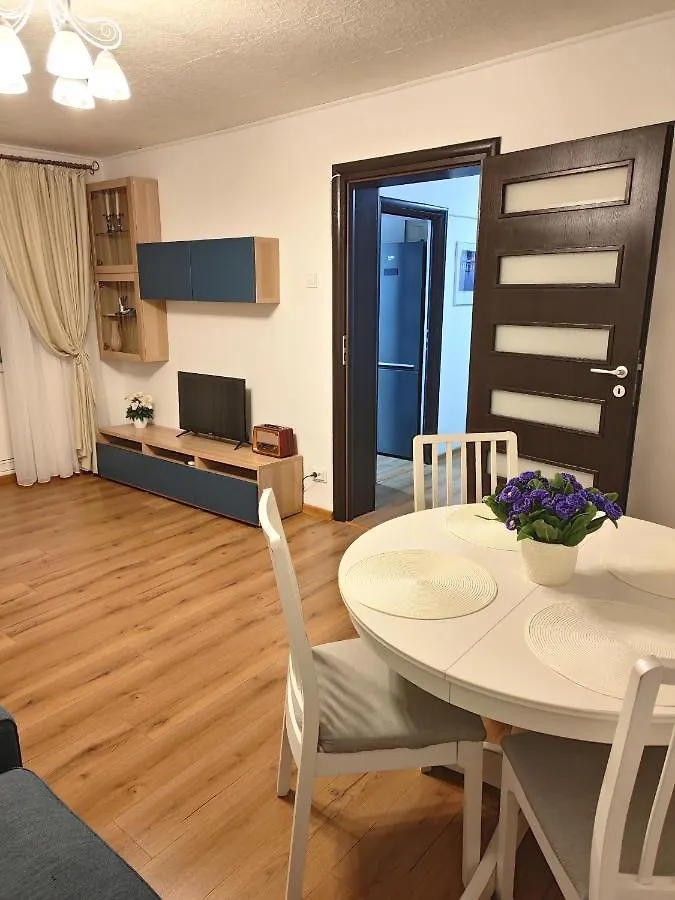 Platinum Apartment - Apartament Cu 3 Camere, 2 Dormitoare, 2 Bai, Bucatarie Complet Utilata, 2 Balcoane Bucureşti 0*,  România