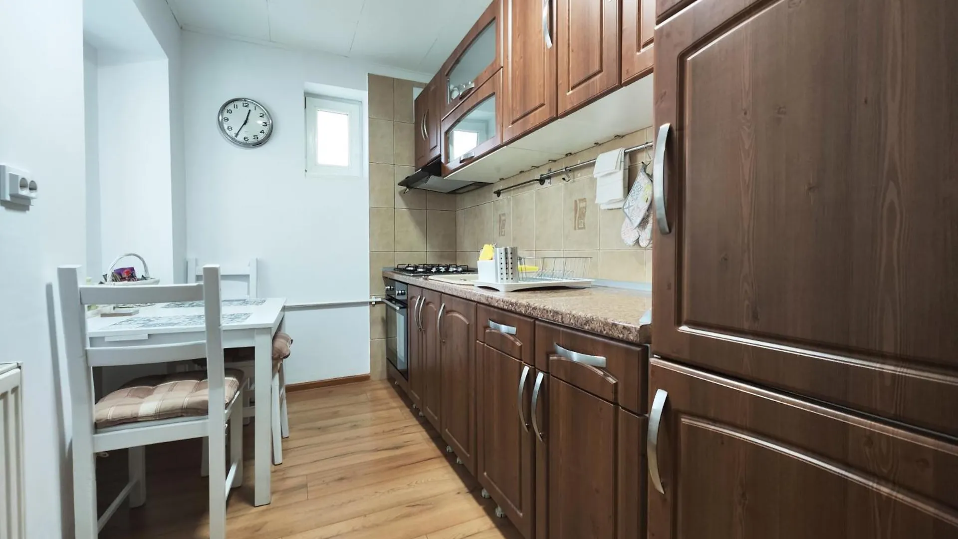 Platinum Apartment - Apartament Cu 3 Camere, 2 Dormitoare, 2 Bai, Bucatarie Complet Utilata, 2 Balcoane Bucureşti