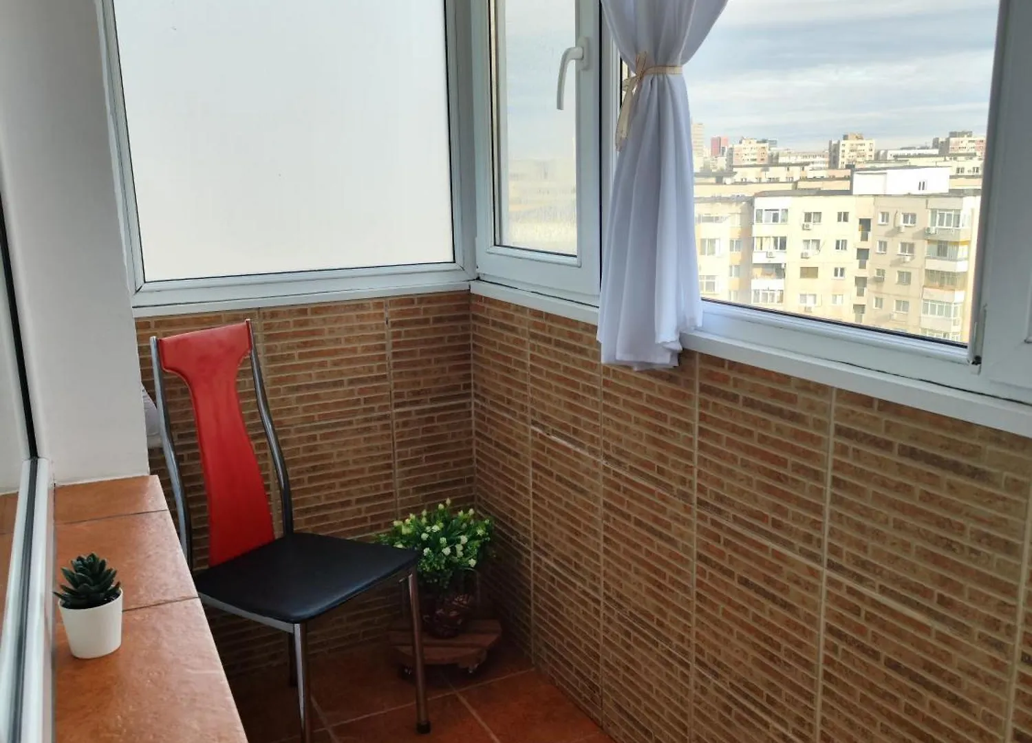 Platinum Apartment - Apartament Cu 3 Camere, 2 Dormitoare, 2 Bai, Bucatarie Complet Utilata, 2 Balcoane Bucureşti