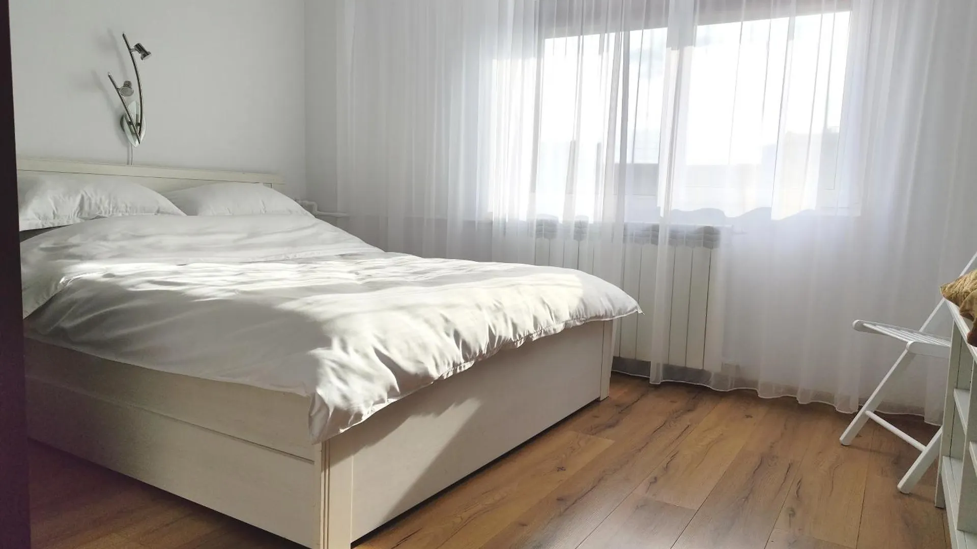 Platinum Apartment - Apartament Cu 3 Camere, 2 Dormitoare, 2 Bai, Bucatarie Complet Utilata, 2 Balcoane Bucureşti România